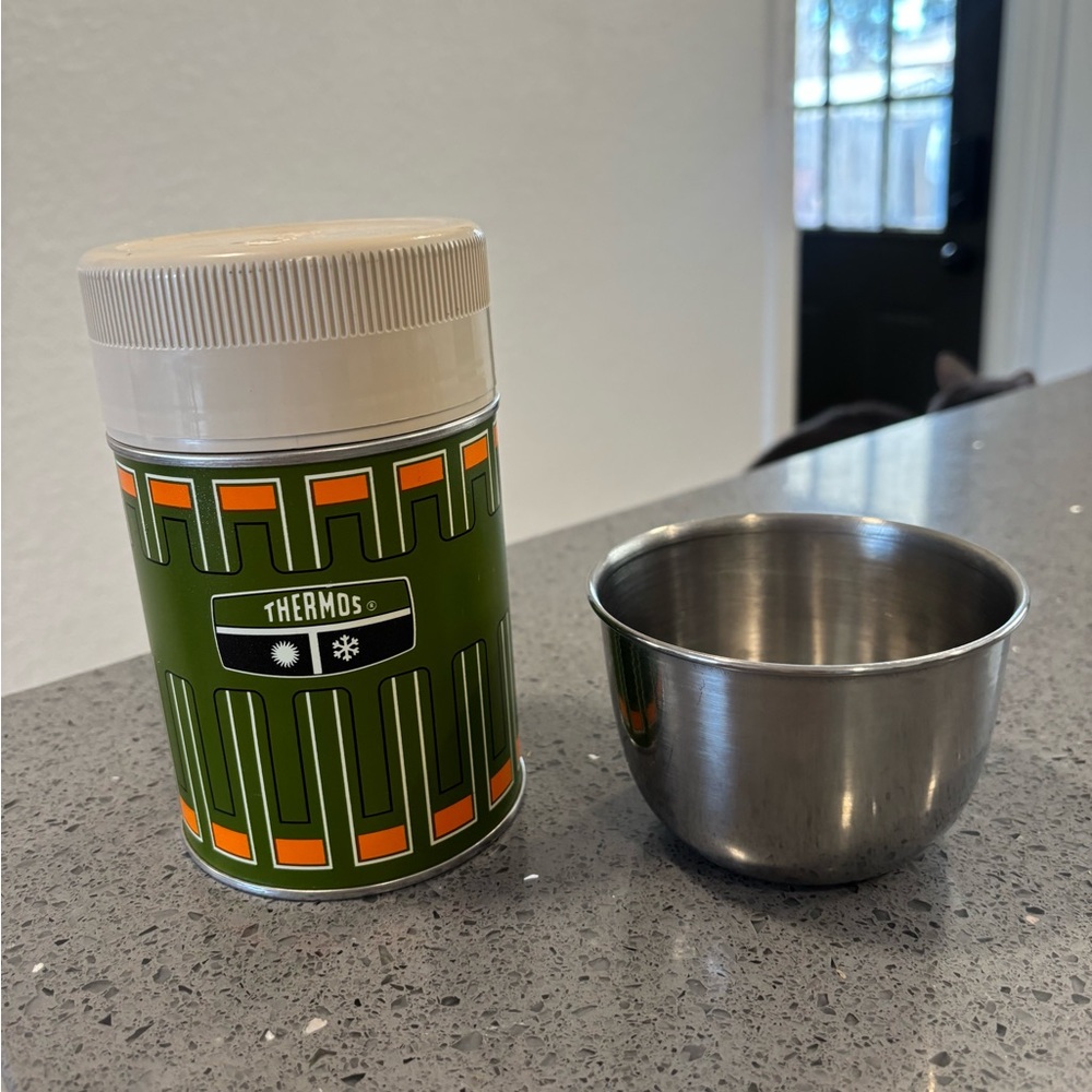 Vintage Thermos Green & Orange - Picture 2 of 3
